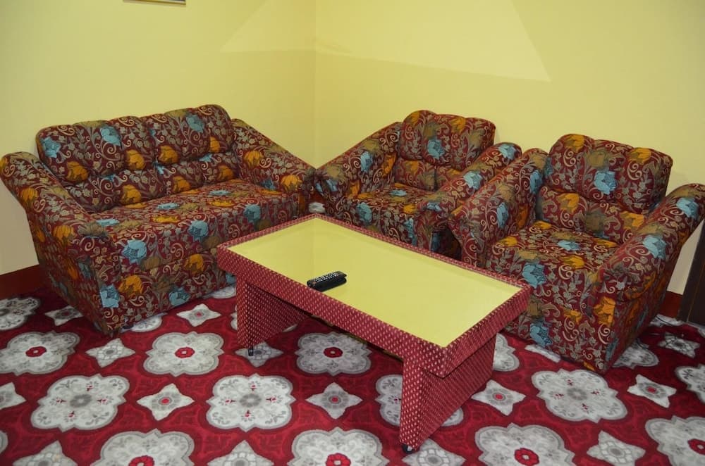 Akaduniya Furnished Apartments 1