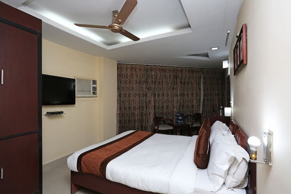 OYO 3049 near Railway Station