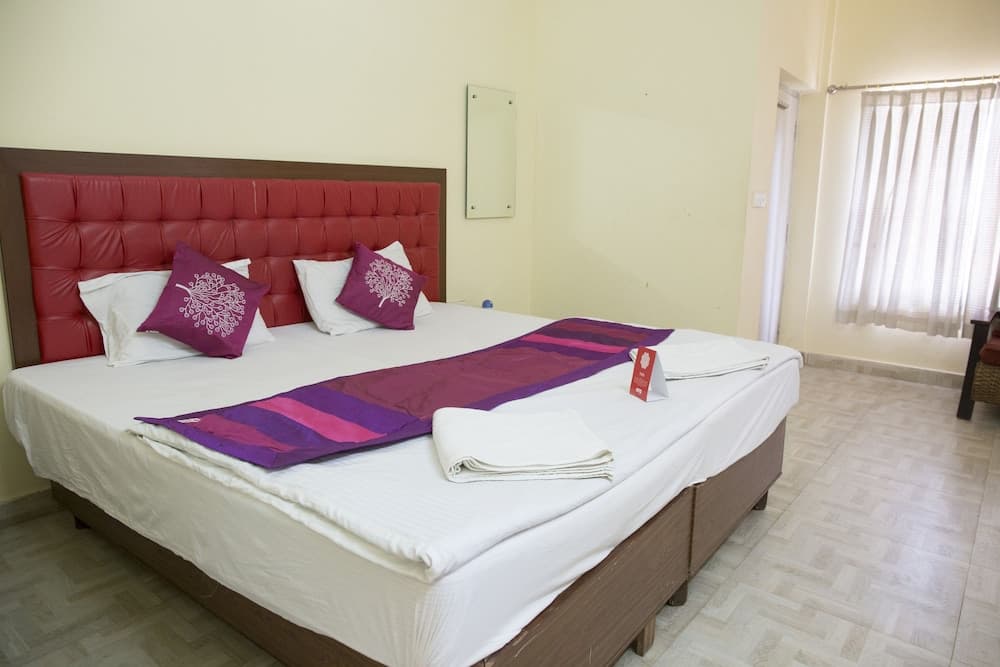 OYO 1949 Hotel Surya Garden