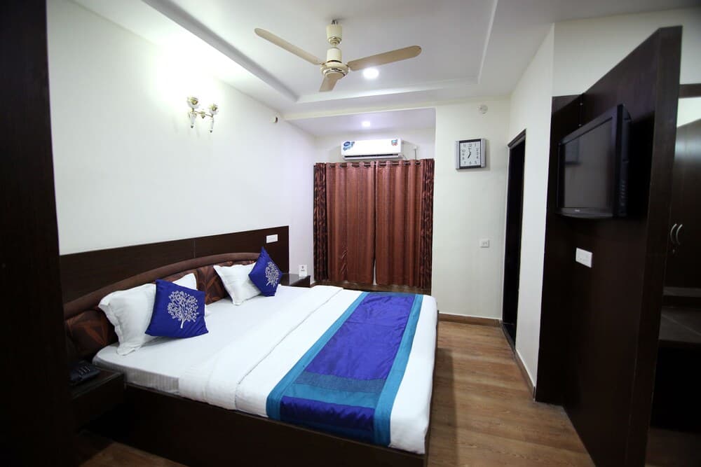OYO 9095 Hotel Kanishka