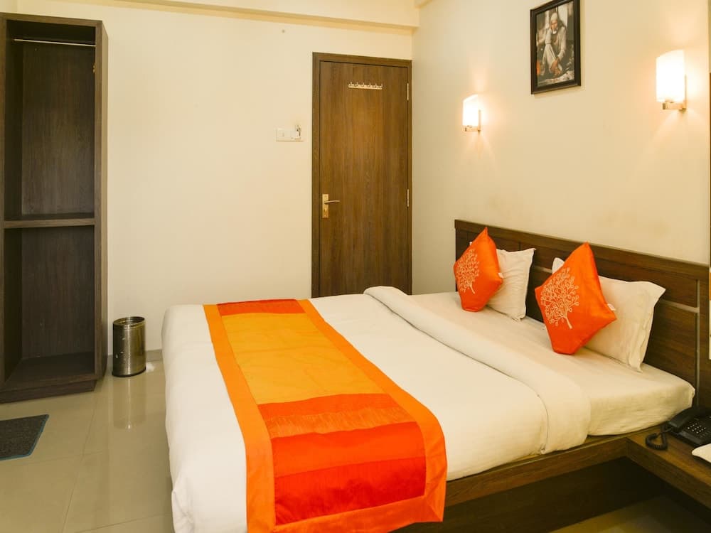 OYO 4437 Hotel Sai Sakha