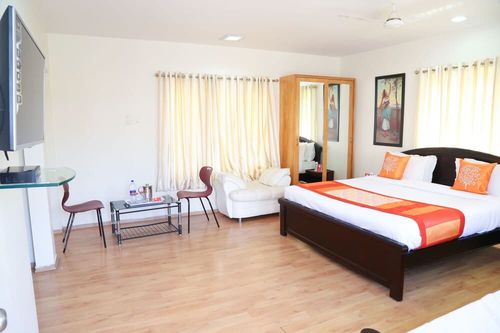 OYO 8486 near Railway Station