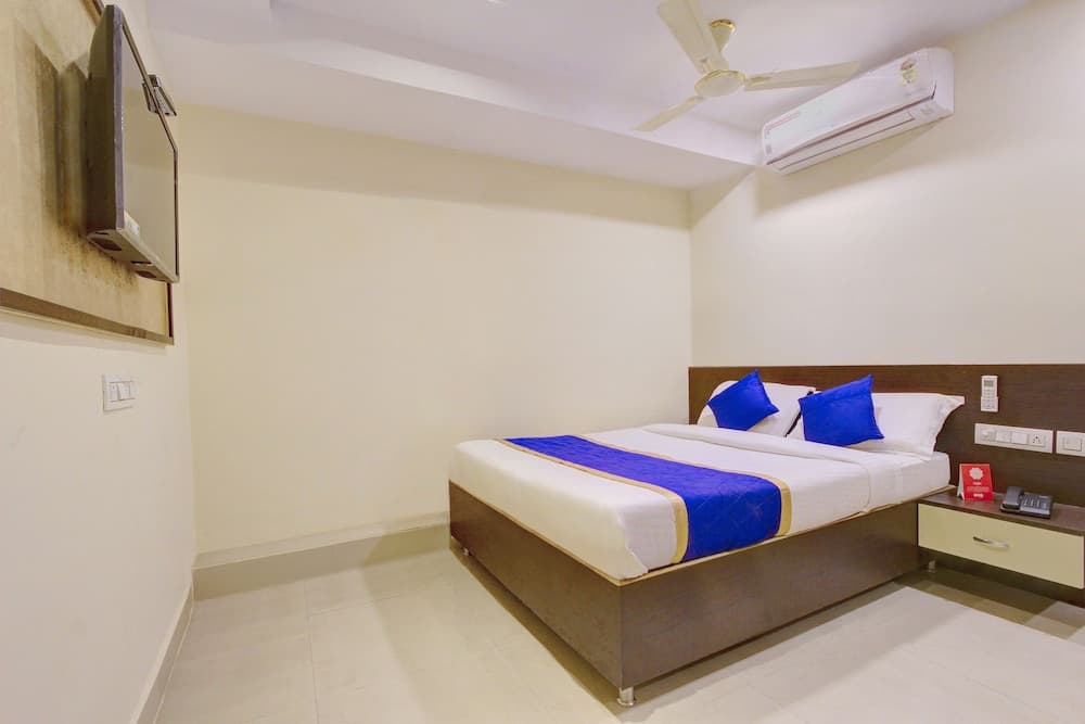 OYO 11412 SVS Luxury Rooms