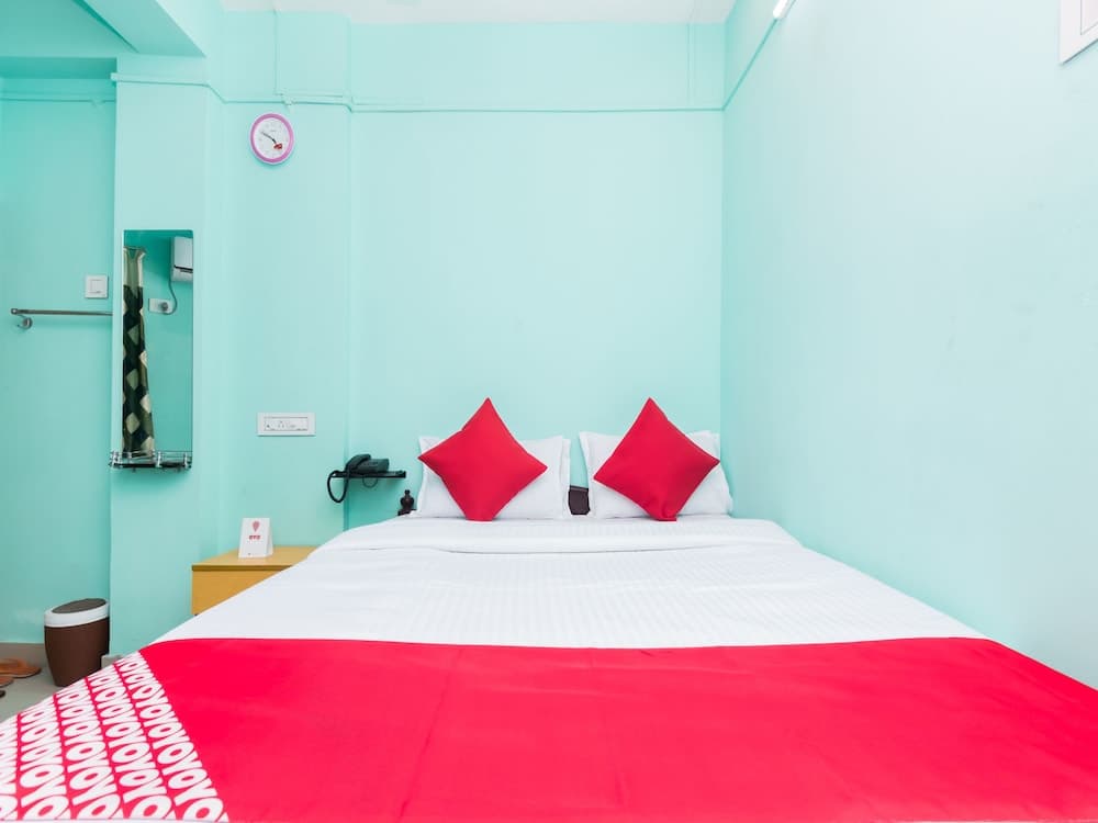 OYO 10471 Hotel Samrat Palace