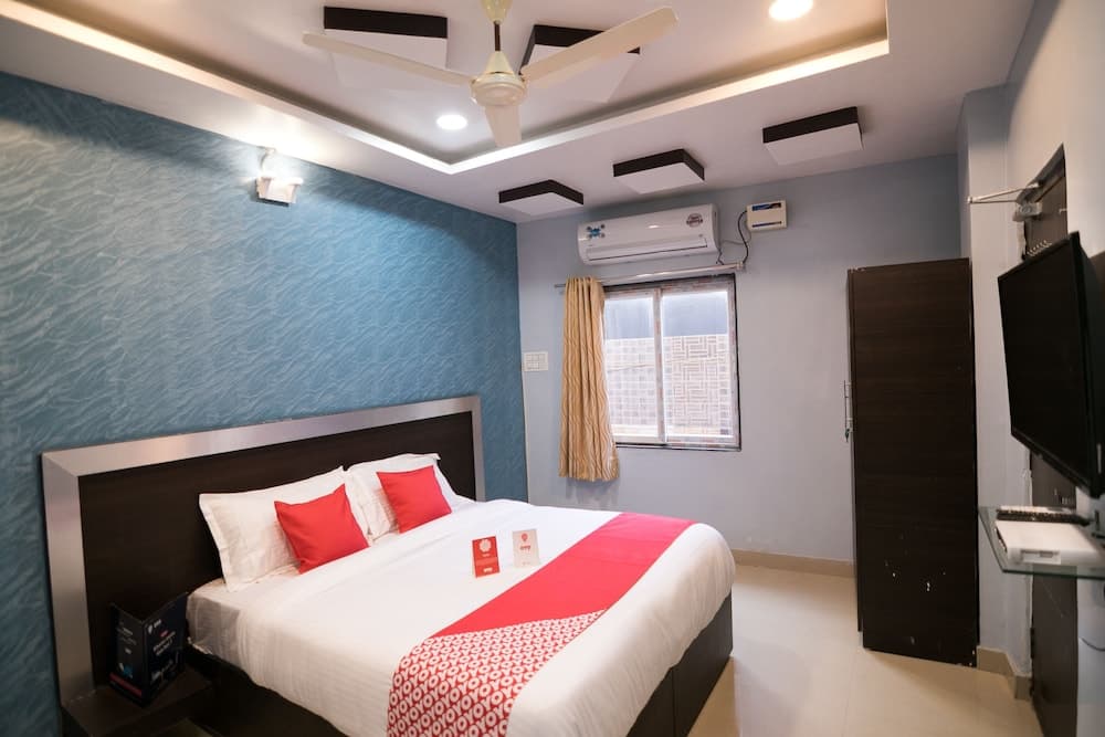 OYO 10811 Sri Sairam Residency