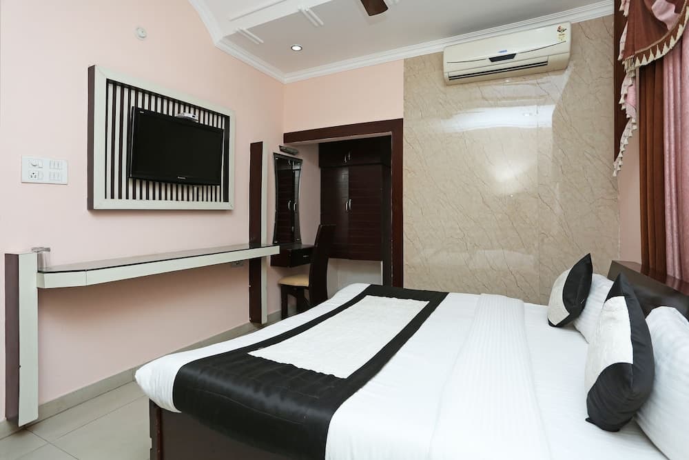 OYO 8672 Hotel Friends