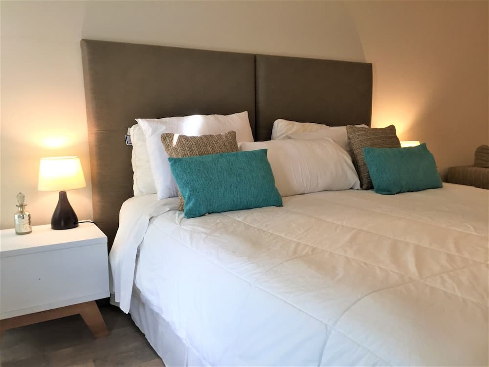 Urbana Suites & Studios 440