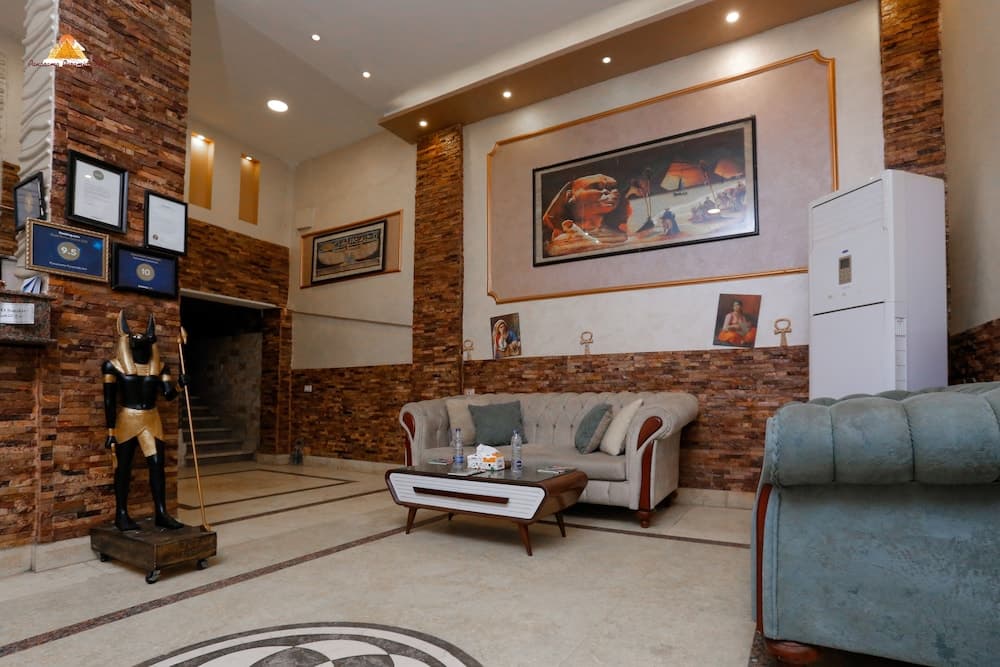 Panorama Pyramids Inn