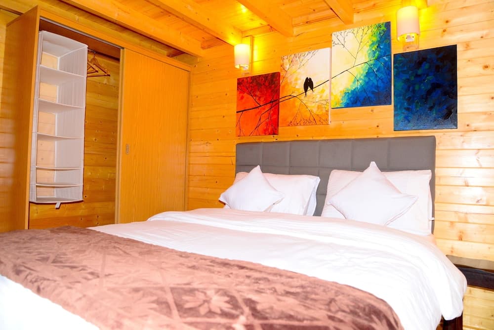 Severine Cottages and Lounge