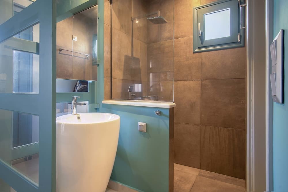 Armeno Resort and Armeno Annex