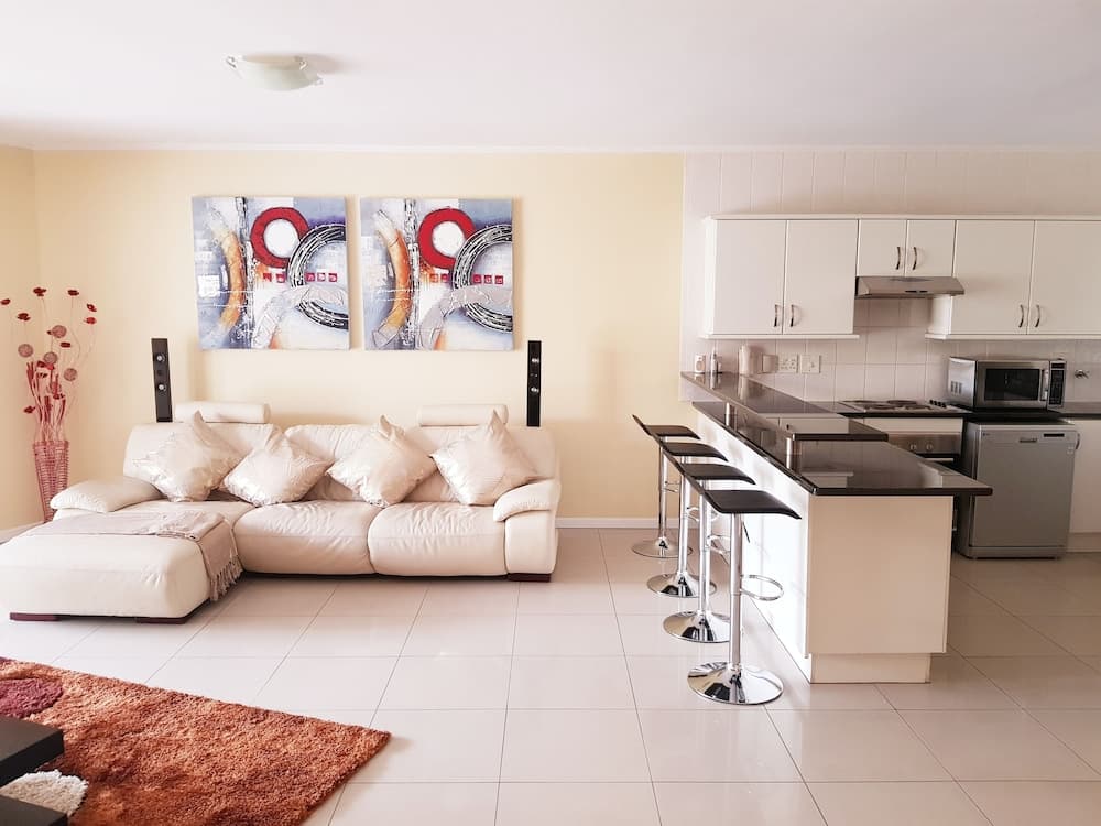 Luxurious Apartment in Century City