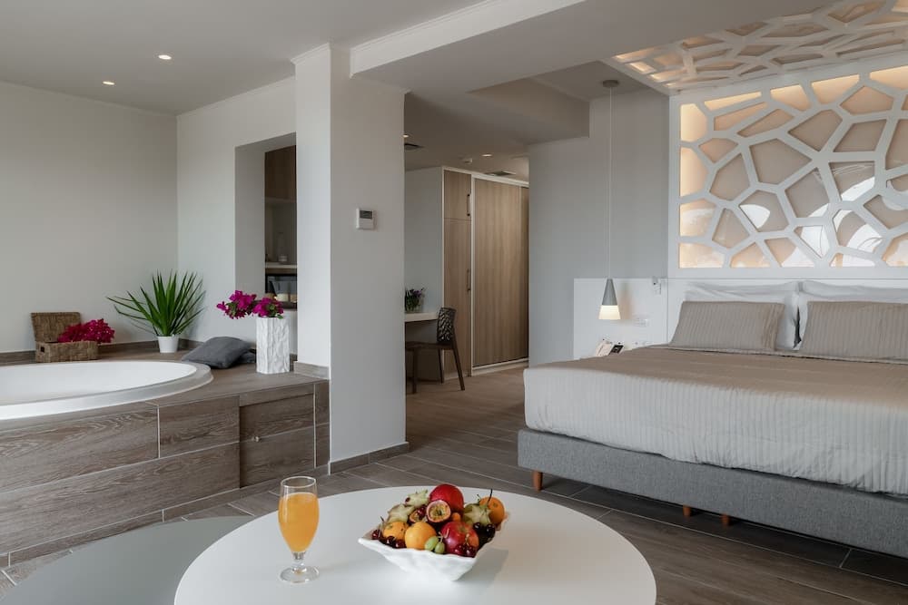 KB Ammos-Adults only