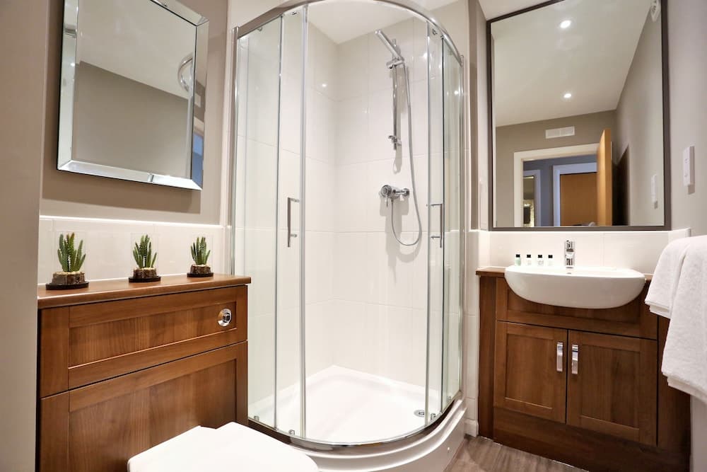 Town & Country Apartments -Priory Park