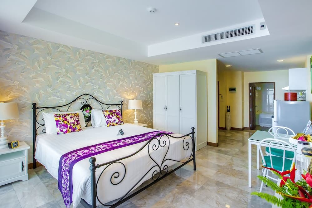 Almali Rawai Beach Residence