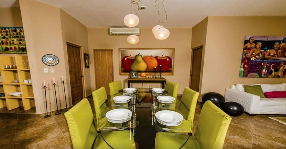 Las Olas family Townhome Apartments