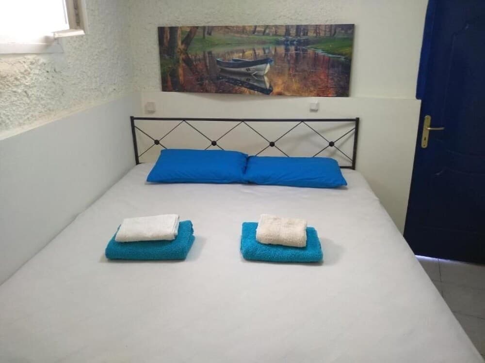 4 Seasons Beach Suites near Airport