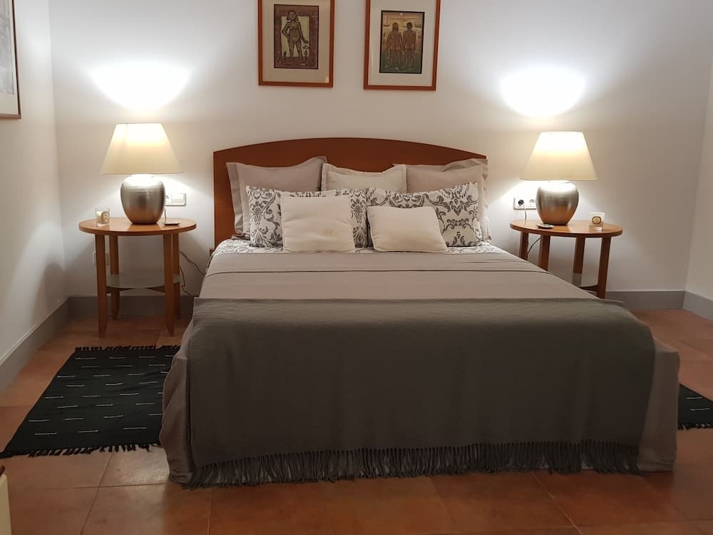 Guests' Suite of Villa Tamarit