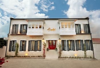 Alachi Hotel