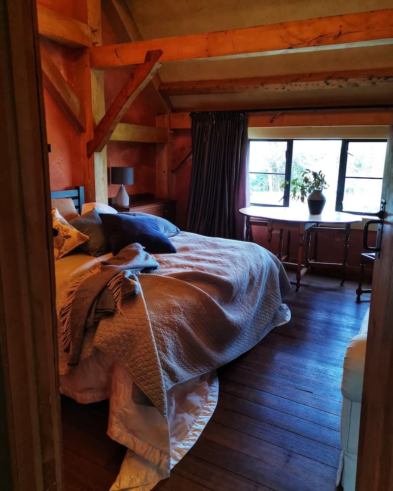 The House With No Nails