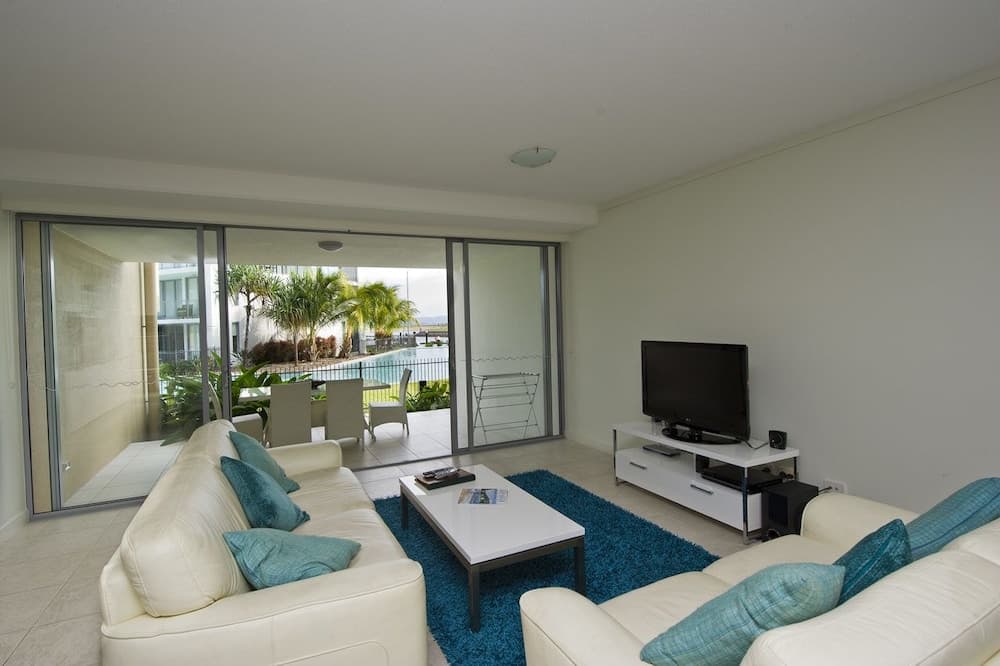 Blue on Blue Apartment 812