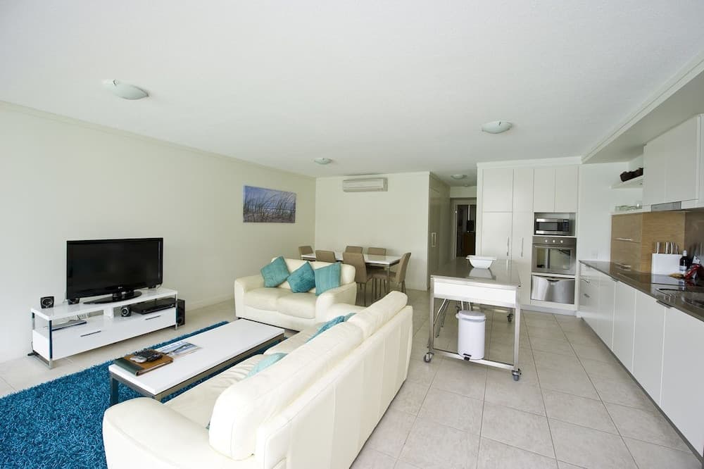 Blue on Blue Apartment 812