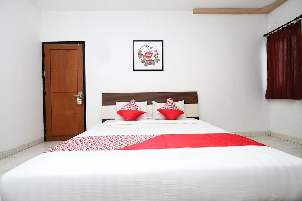 OYO 1251 Residence 8