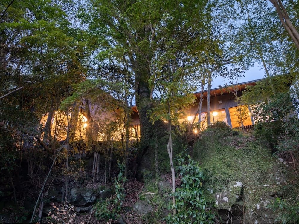 Hanarenoyado Sennomori