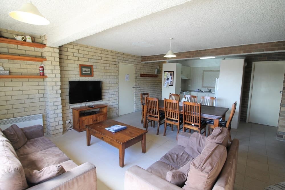 Central Park 4 - Centre of Jindabyne