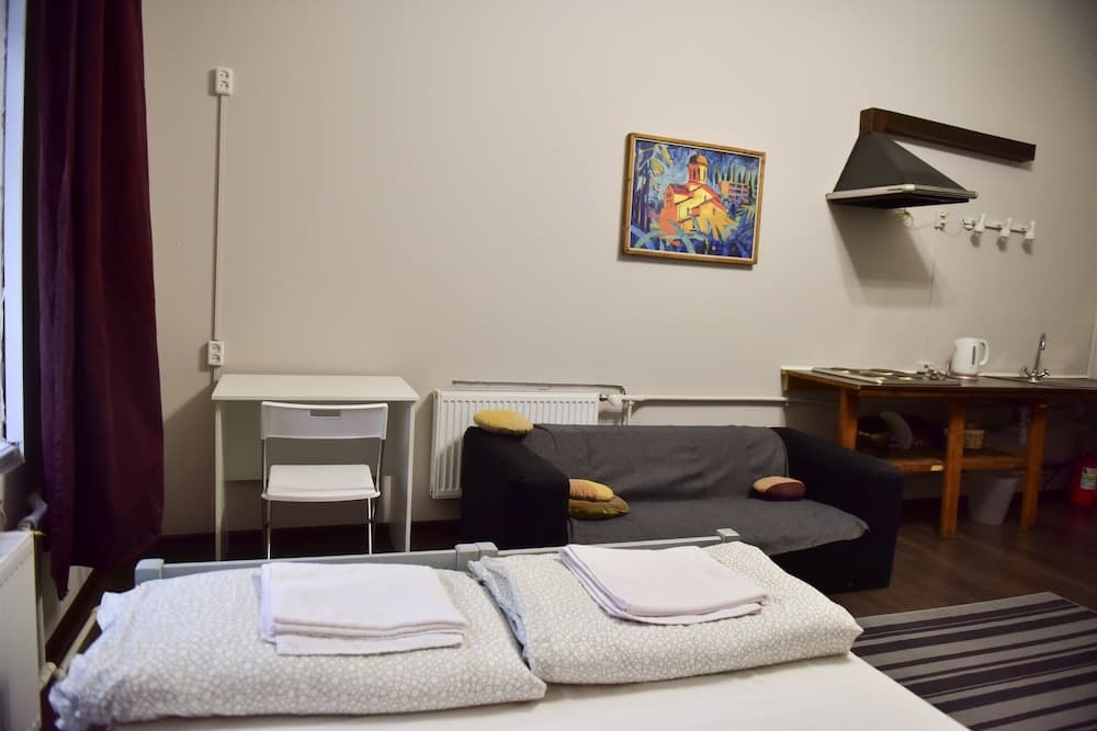 Late Breakfast Club Hotel