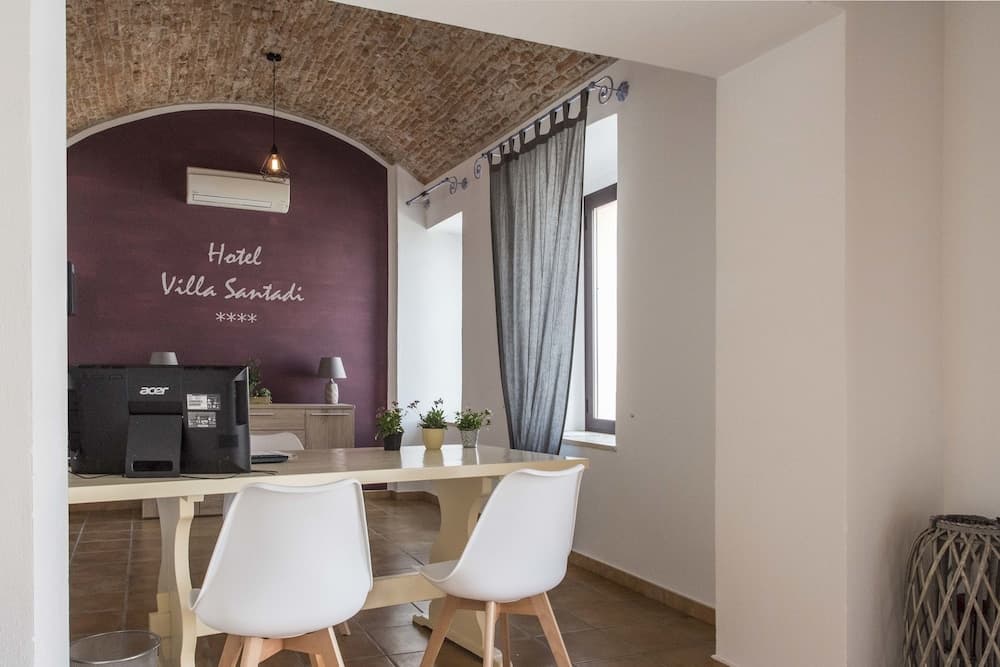 Villa Santadi Hotel