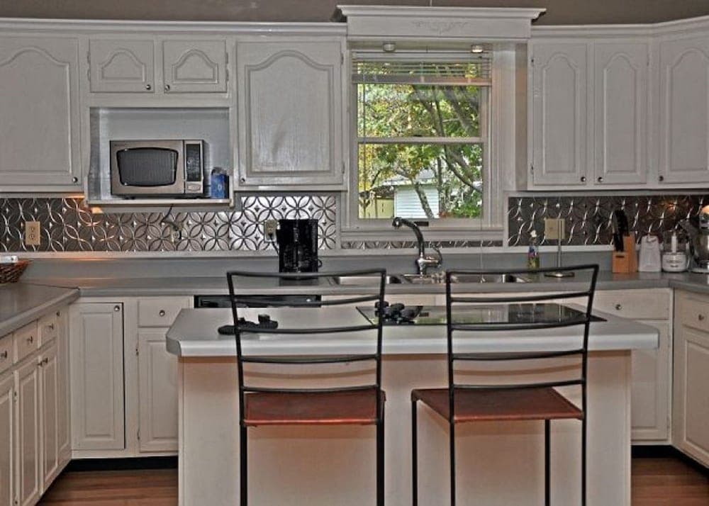 Cottage by the Creek