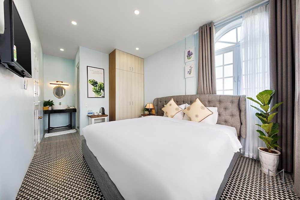 The Mirror Danang Hostel