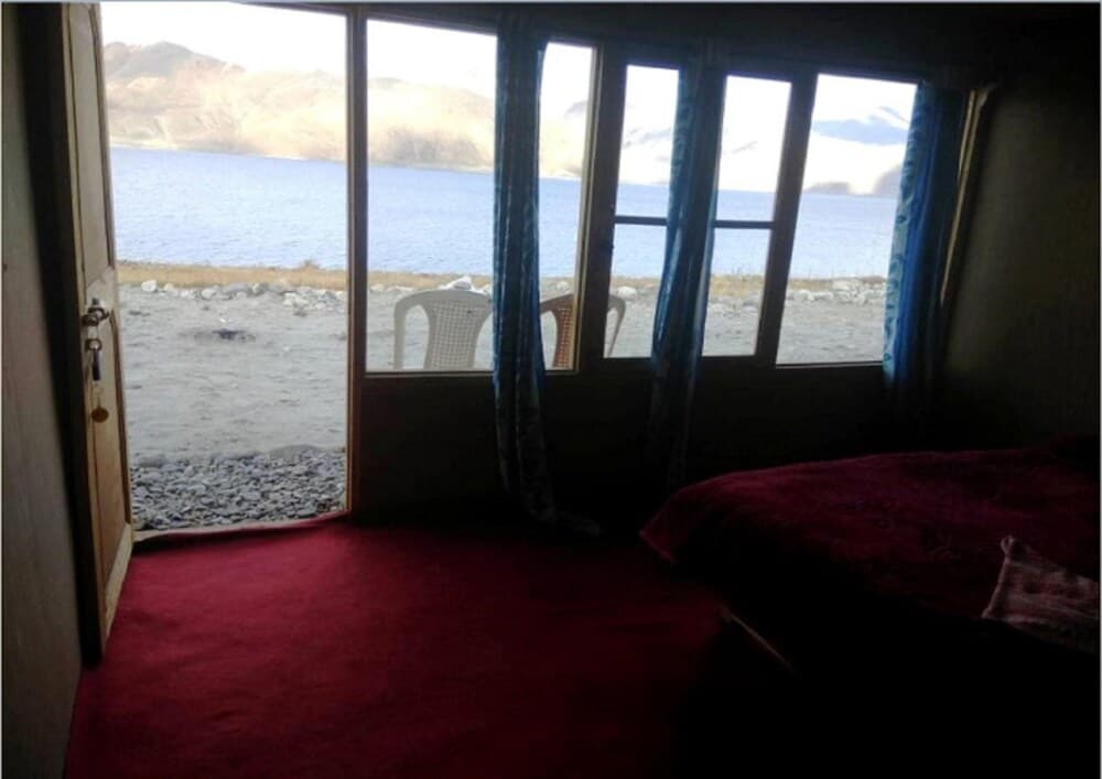 TIH Pangong Lake View Cottages and Camps
