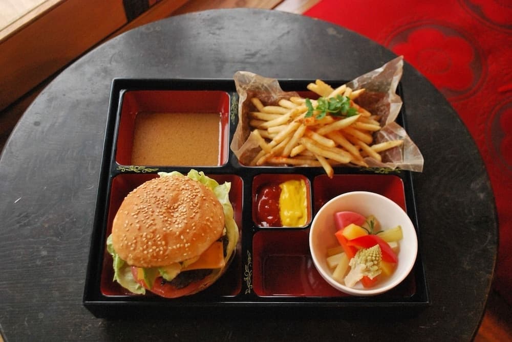 Cafe & Guest House SLAMs DUNKBURGER - Hostel