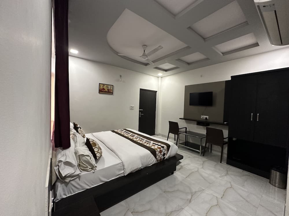 Hotel Aaradhya Residency
