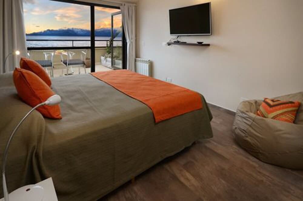 Stunning Apartment Balcony Lake Views SM4