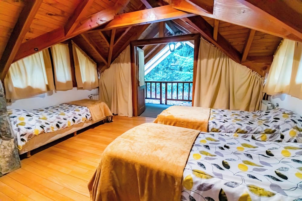 Amazing 5 Bedrooms Chalet in Villa Traful VT1 by Apartments Bariloche