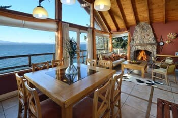 Great 3 Bedroom Home on the Lake Shore H50