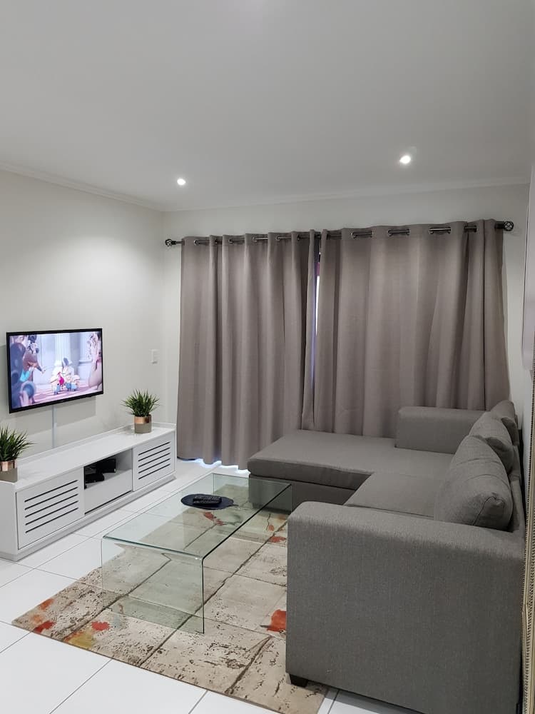 Nova Luxury Suites Saratoga 112