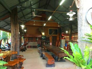 Baan Suan Phetphraewa Resort