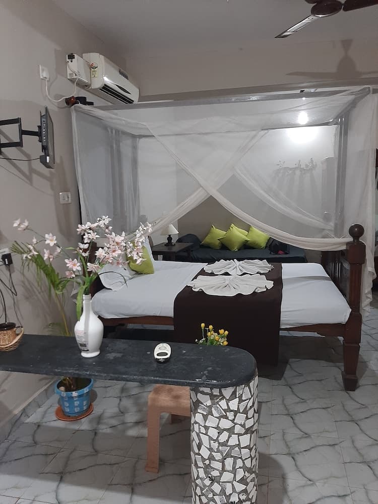 Casa Almeida Guest House