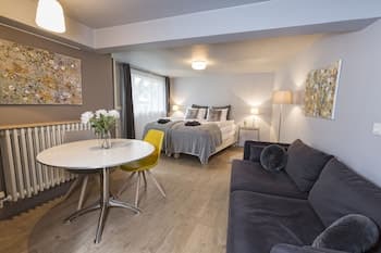 Embassy Apartments Downtown