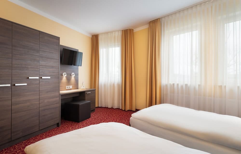 Ates Hotel Lampertheim by Aurum