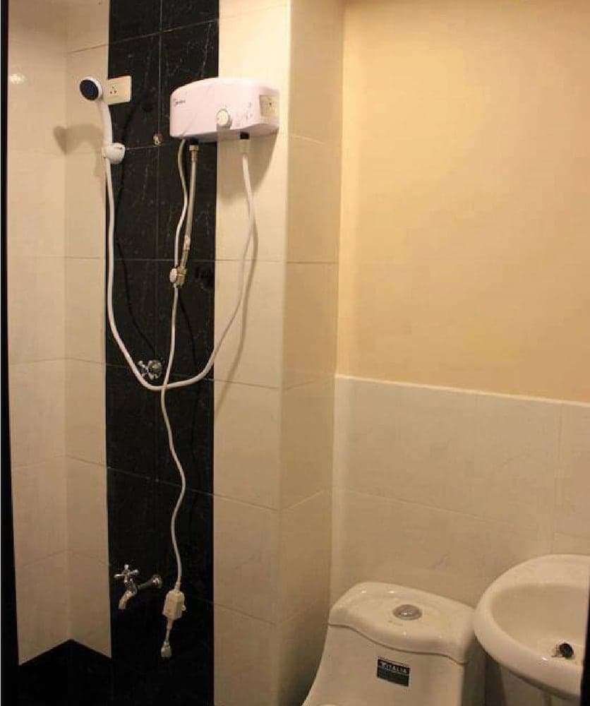 2F6 Wharton Bldg North Cambridge Condo