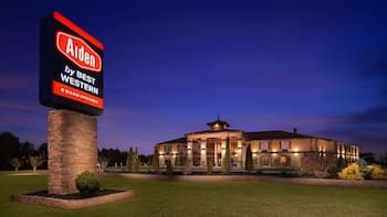 Aiden by Best Western @ Warm Springs Hotel and Event Center