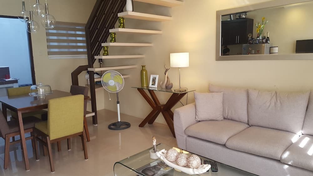 2 Bedroom Villa by AP at Tagaytay Hampton Villa