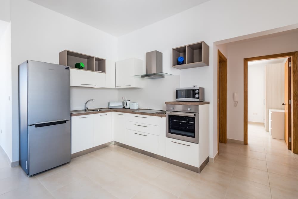 Yellow Pearl Apartments