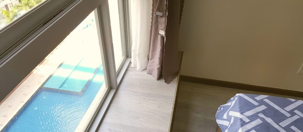 Scenic Valley Luxury 2BR SW Pool 07th