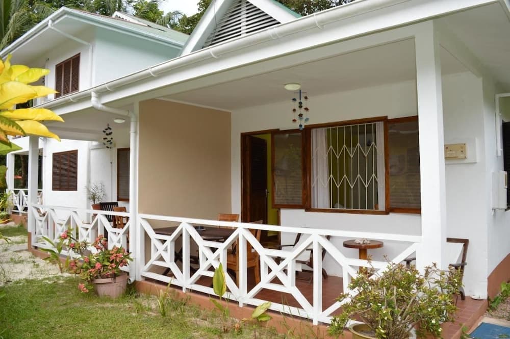 Coquillage Apartments