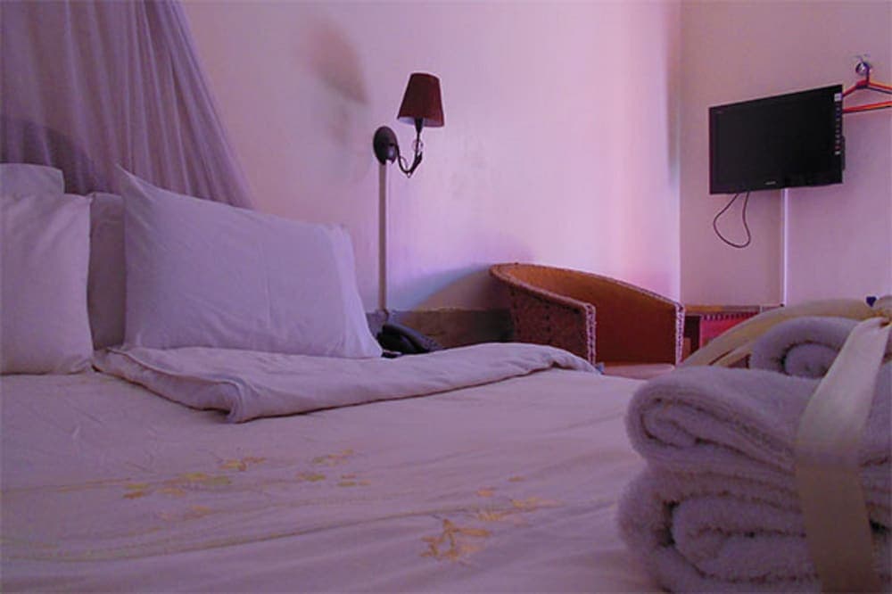 DewChurch Drive Hotel